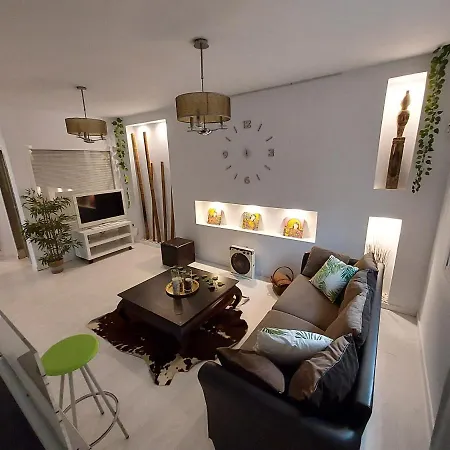 Nicolasa Apartment *