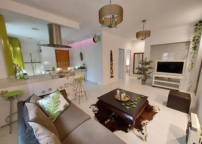 Nicolasa Apartment *