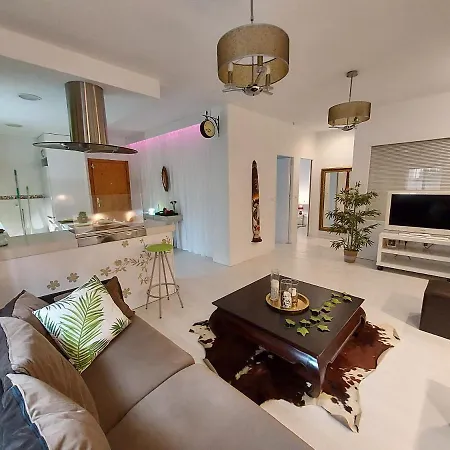 Nicolasa Appartement *